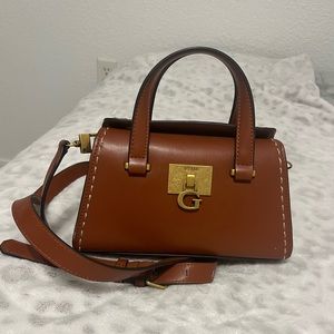 Guess purse crossbody